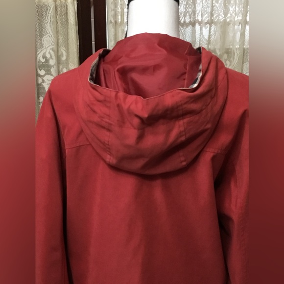 MISTY HARBOR HOODED RAIN JACKET - SZ SMALL - Picture 8 of 13